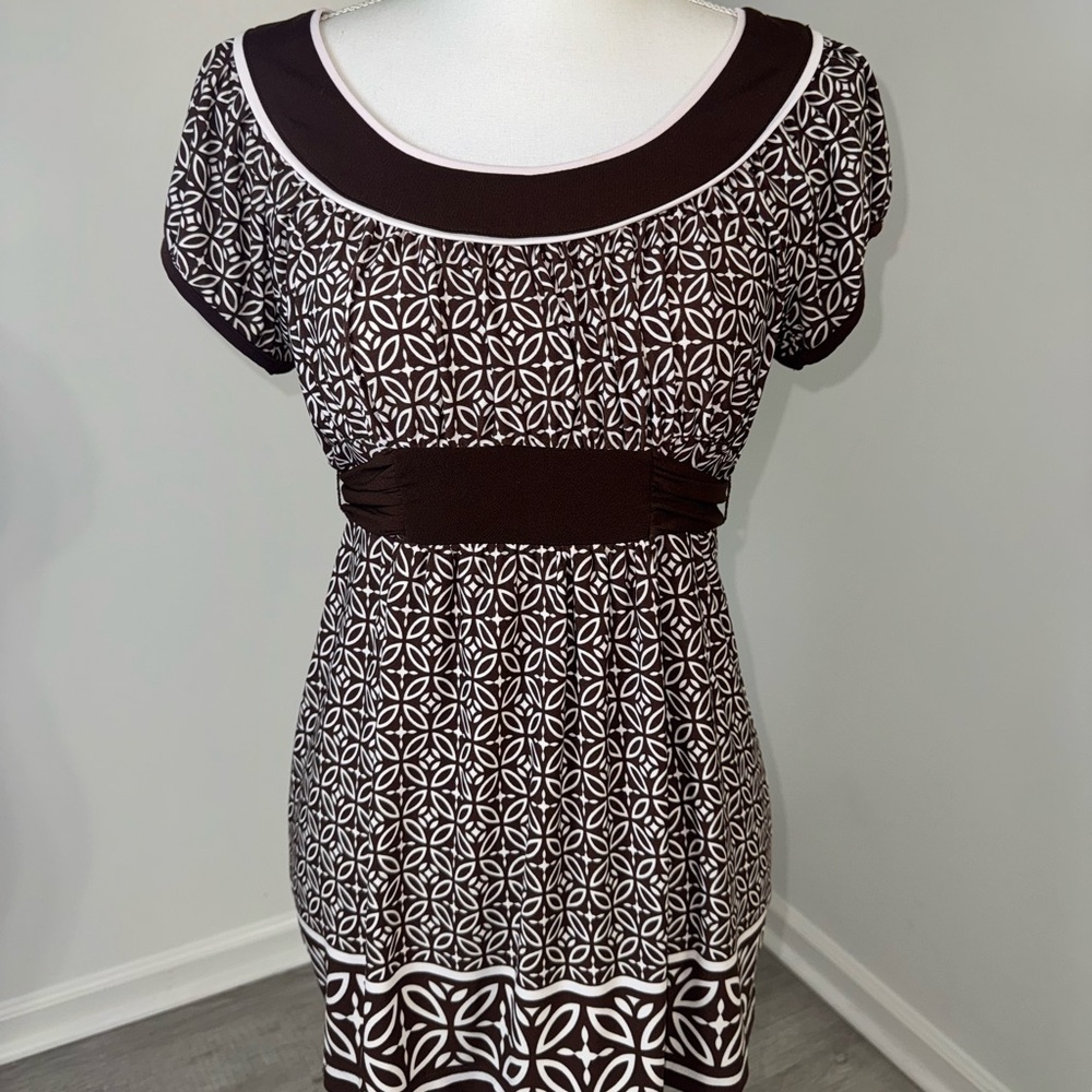 Speechless Brown White Print Babydoll Tunic Top‎ Empire Waist Tie Back Size M